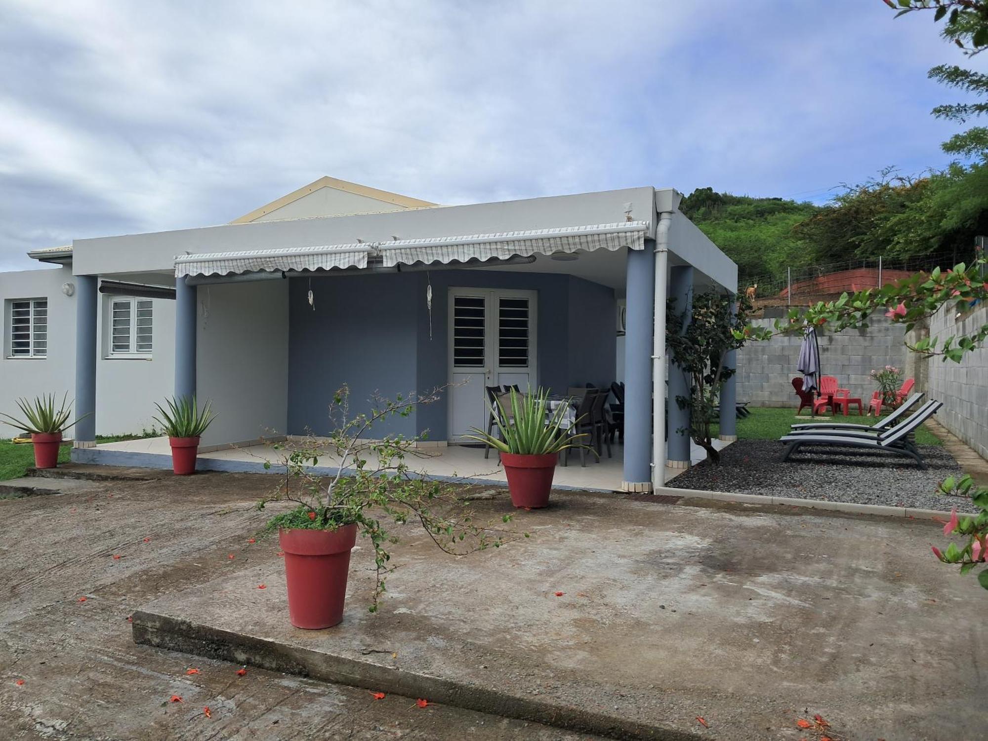 Location Villa Sainte-Anne - Martinique. Extérieur photo